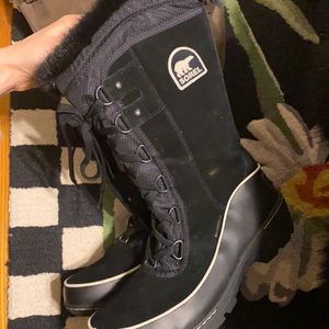 Sorel boot fur top